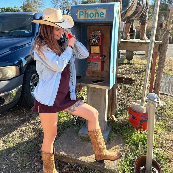 Meet your Posher, Chloe - Picture 1 of 1